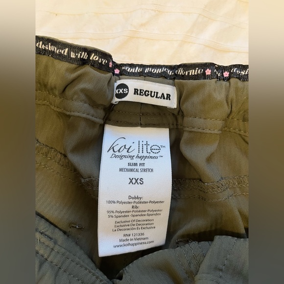 KOI Lite olive scrub pants - Picture 3 of 4